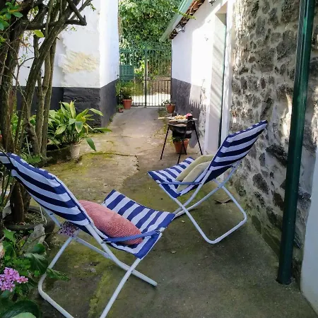Casa Do Fundo Do Povo * Santa Marta de Penaguiao